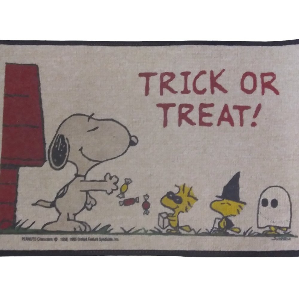 VTG Peanuts Snoopy Trick or Treat Halloween Accent Rug Schulz Woodstock Rug 1985